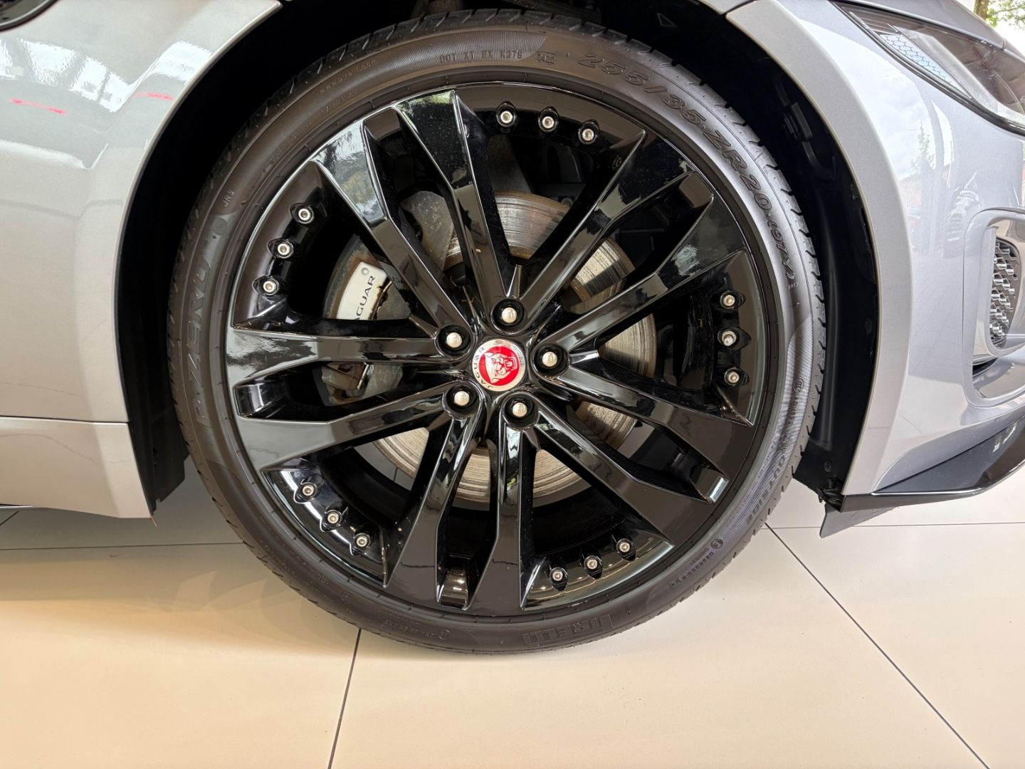 Fahrzeugabbildung Jaguar F-Type P300 Coupe R-Dynamic Black Panorama 20''