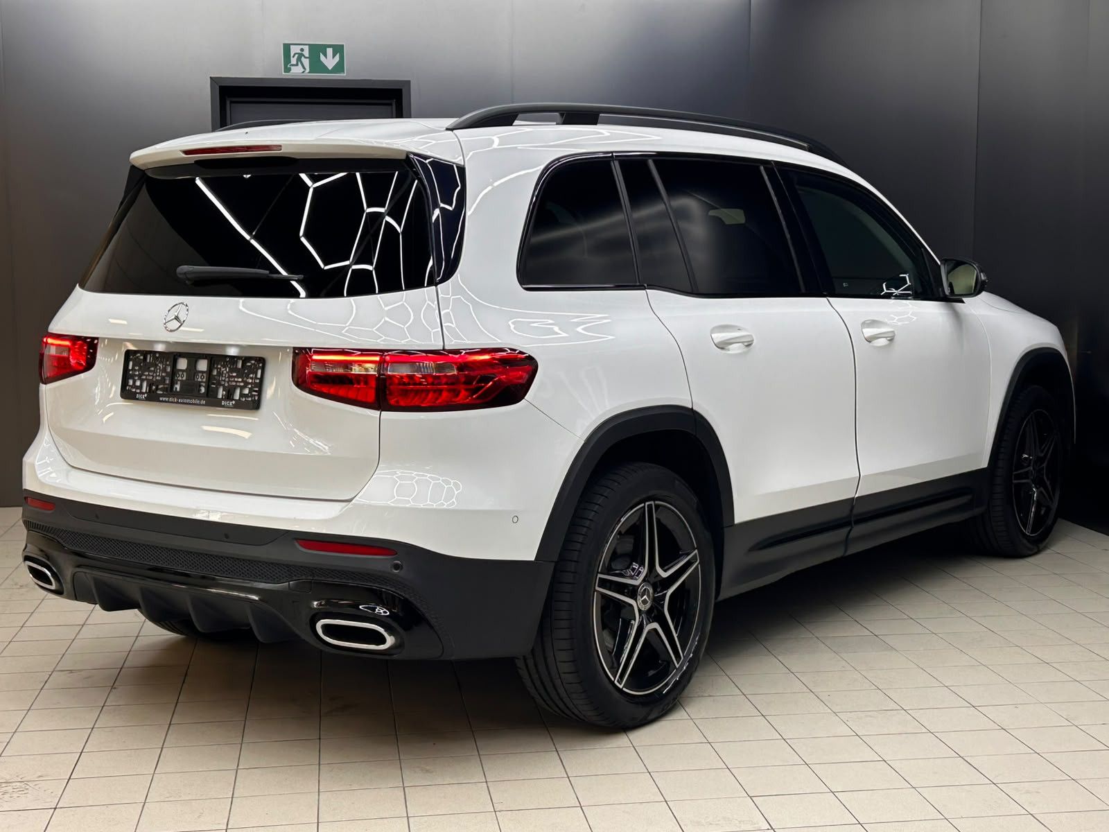 Fahrzeugabbildung Mercedes-Benz GLB 250 CGI 2X AMG Line >NIGHT+WIDES+LED+SHZ+19"