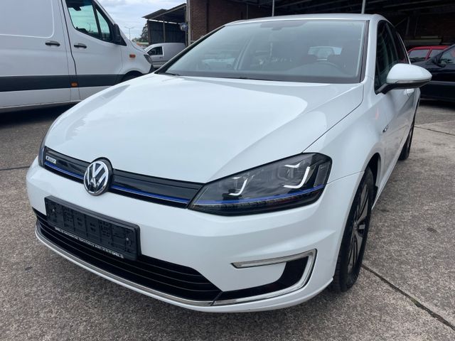 Volkswagen Golf VII Lim. e-Golf/NAVI/KLIMAAUTOMATIK/CCS