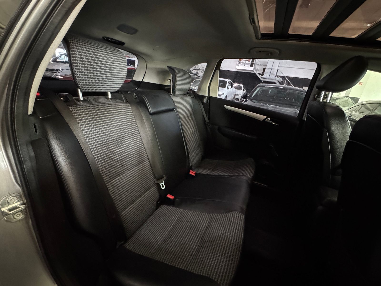 Fahrzeugabbildung Mercedes-Benz B 200 CDI AUTOMATIK SPORTPAKET BI-XENON KAMERA