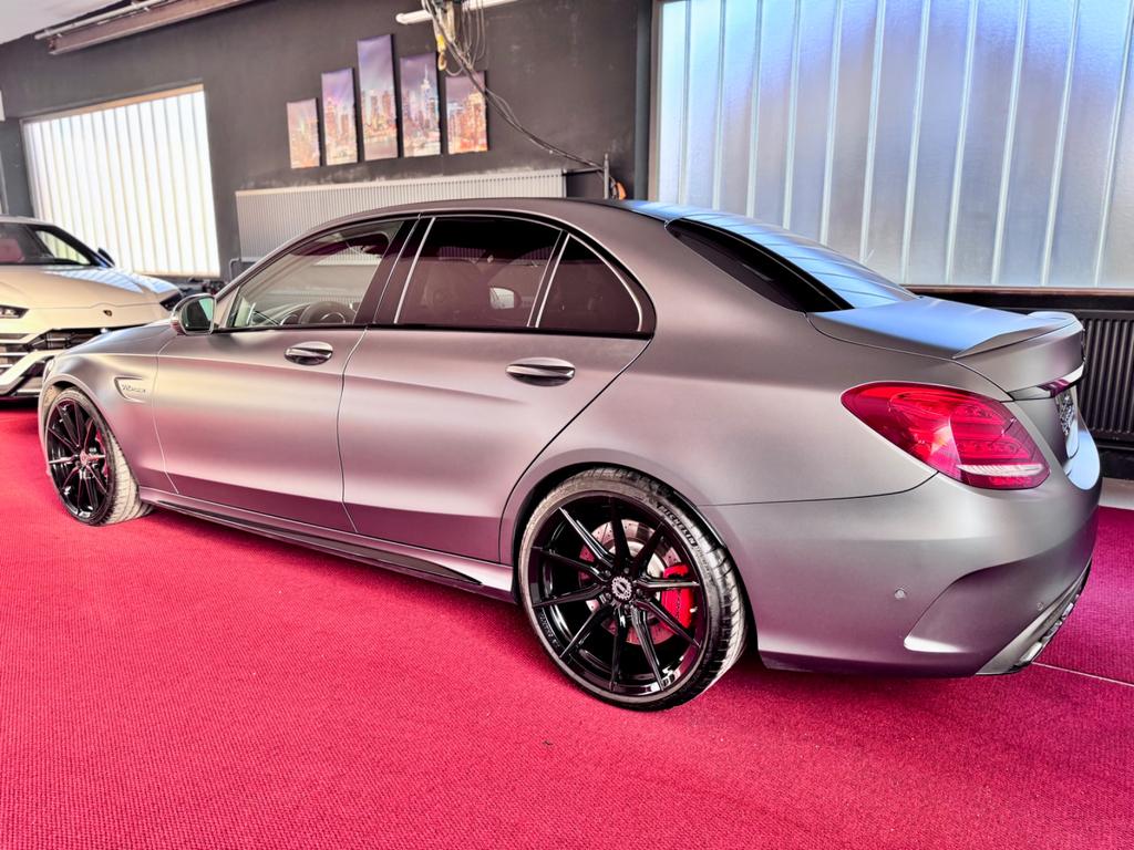 Mercedes-Benz C 63 AMG