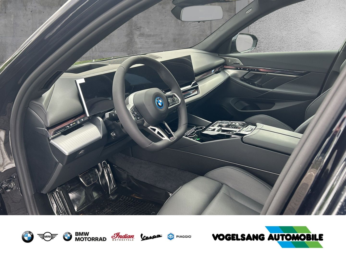 Fahrzeugabbildung BMW 550 e xDrive M Sport Park-Assistent Sportpaket H