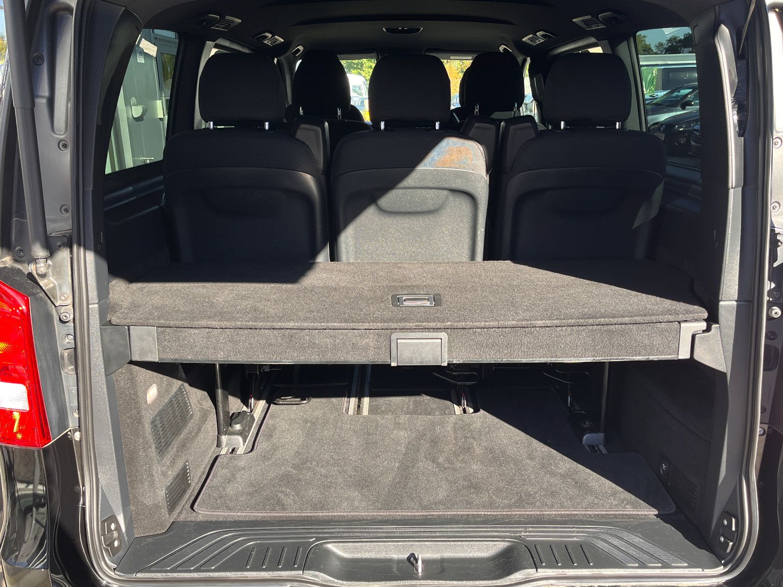 Fahrzeugabbildung Mercedes-Benz V 250 Edition lang AMG-Line