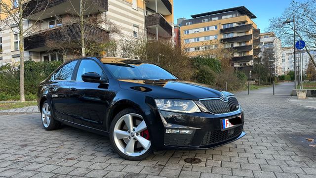 Skoda Octavia Lim. RS 2.0 TDI/ACC/Lane Assist/Navi/LED