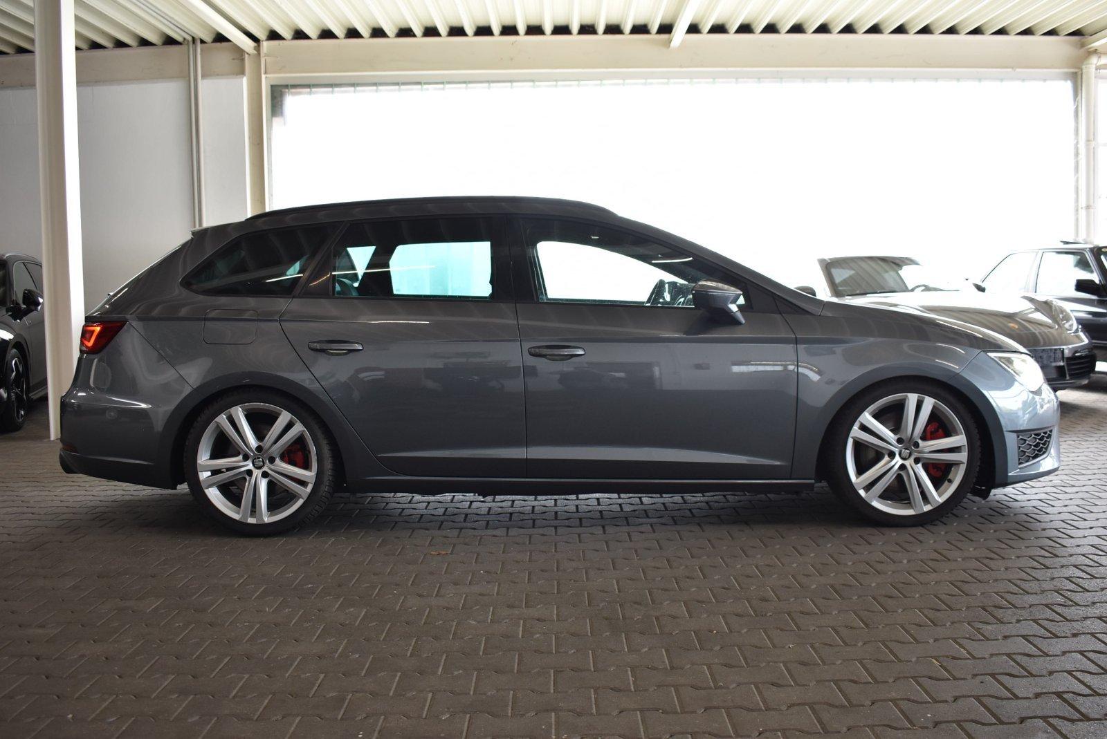 Seat Leon ST Cupra 265 ch DSG • Baquets Alcantara • Toit pano • Caméras AV/AR • DCC • CarPlay