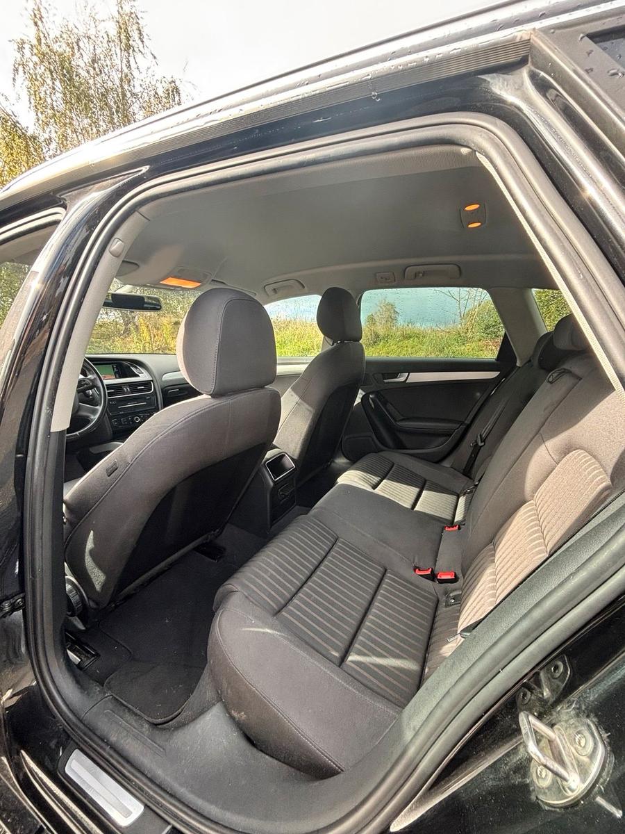 Audi A4 2009 — photo 12
