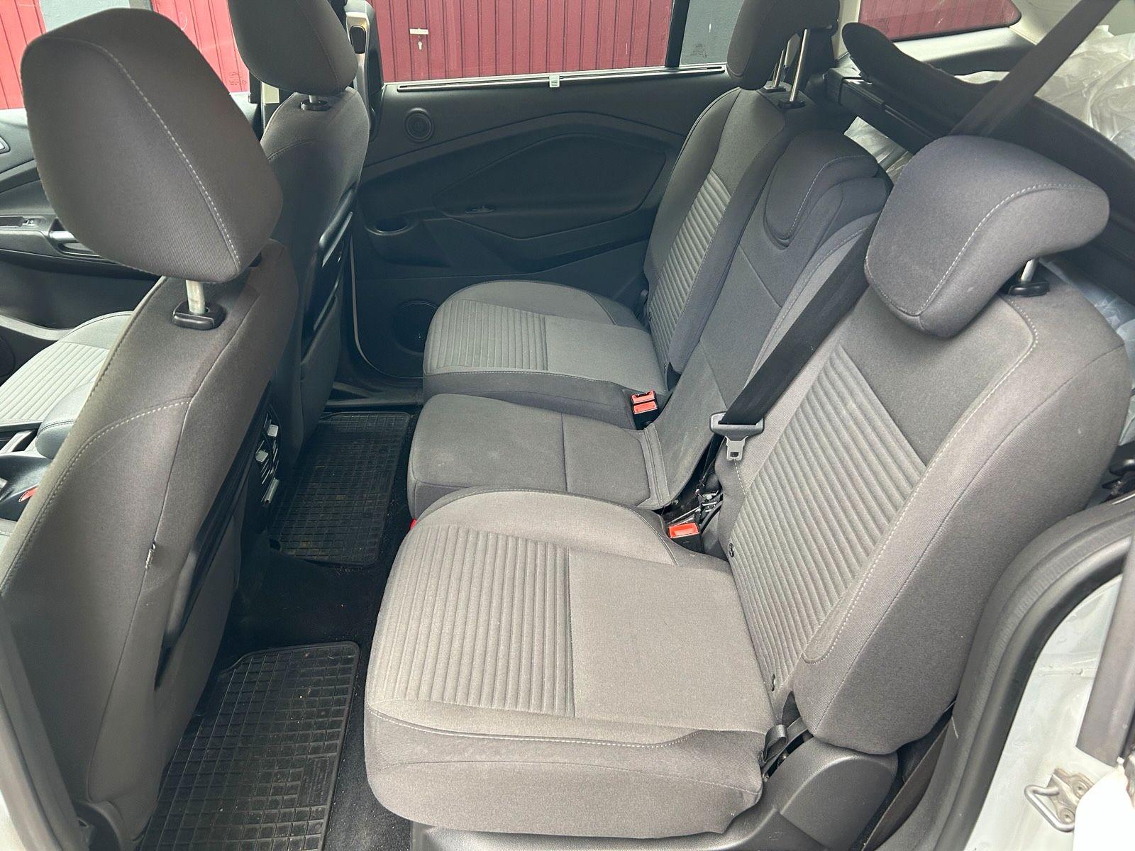Ford Grand C-MAX 2015 — photo 7