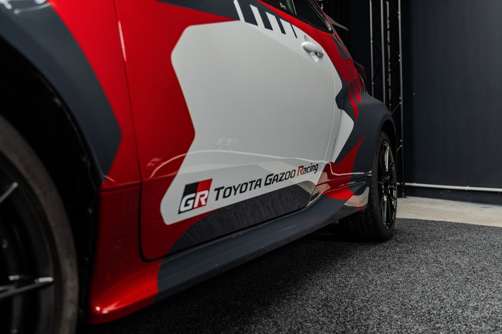 Fahrzeugabbildung Toyota Yaris 1.6-l-Turbo GR Rovanperä Edition