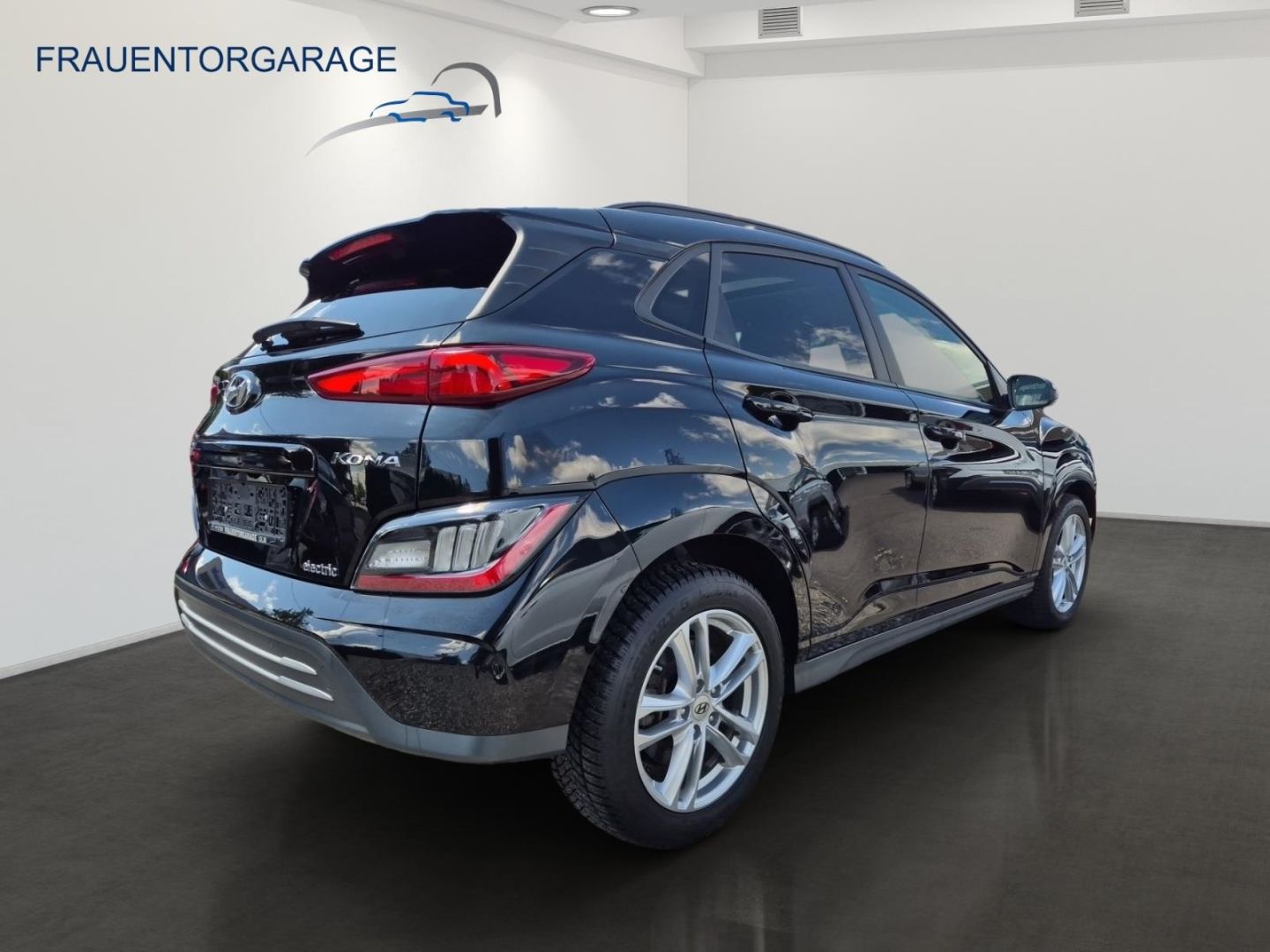 Fahrzeugabbildung Hyundai KONA Trend Elektro 2WD El. Panodach LED ACC Appl