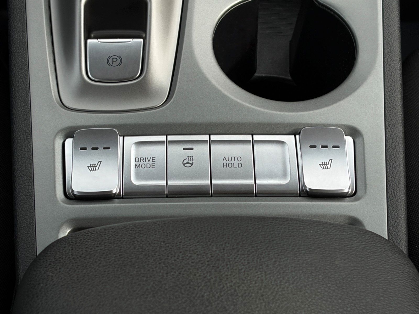 Fahrzeugabbildung Hyundai KONA E Select SHZ LHZ ACC PDC CAM CarPlay Navi