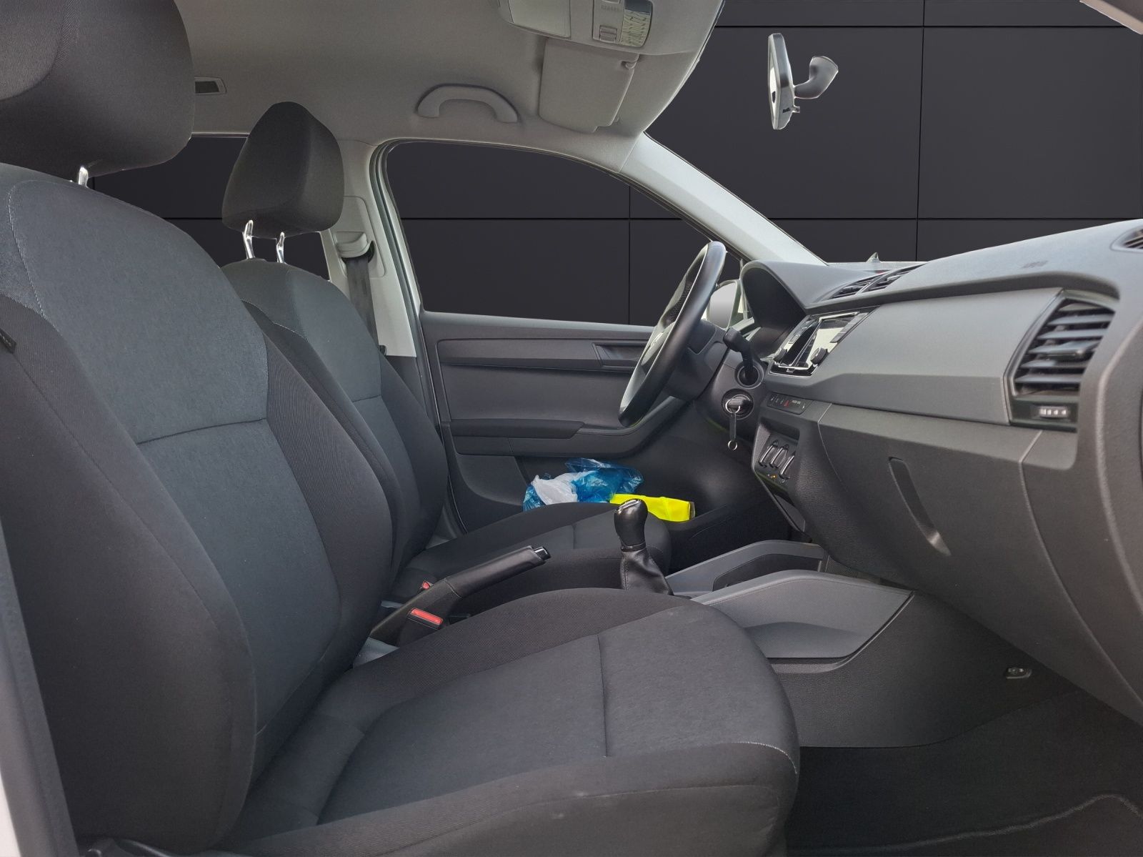 Fahrzeugabbildung SKODA Fabia 1.0  Active Cool-Plus Klima DAB PDC SH