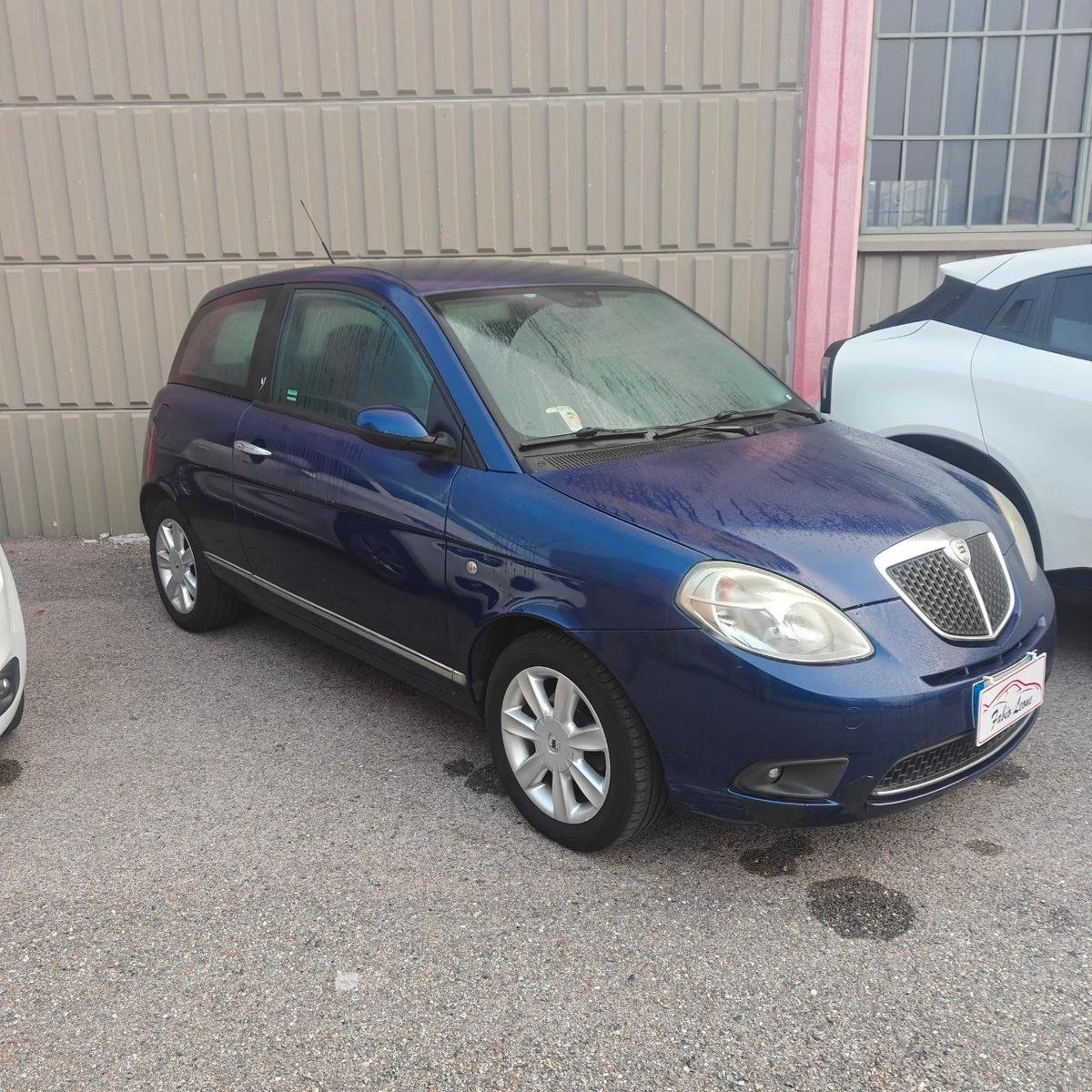 Lancia Ypsilon