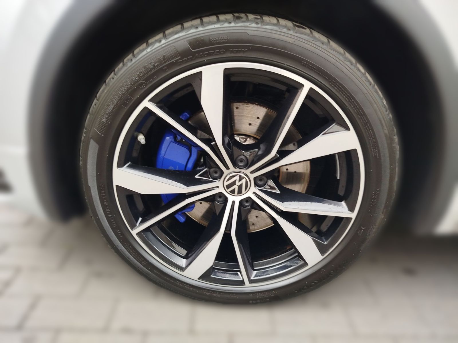 Volkswagen Tiguan R 2.0 TSI DSG 4Motion IQ.Light-Matrix-LED foto 3