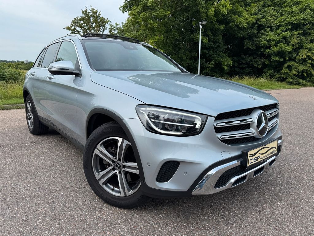 Mercedes-Benz GLC 220 d 4Matic,LED, AHK,R.Kam,Panorama,Mbux - 2022