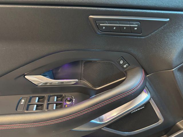 Jaguar E-Pace *HEAD-UP*PANO*MEMORY*KEYLESS*ACC*NAV*