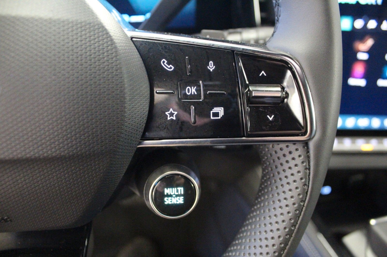Fahrzeugabbildung Renault Espace Full Hybrid 200 Techno 7 Sitzer