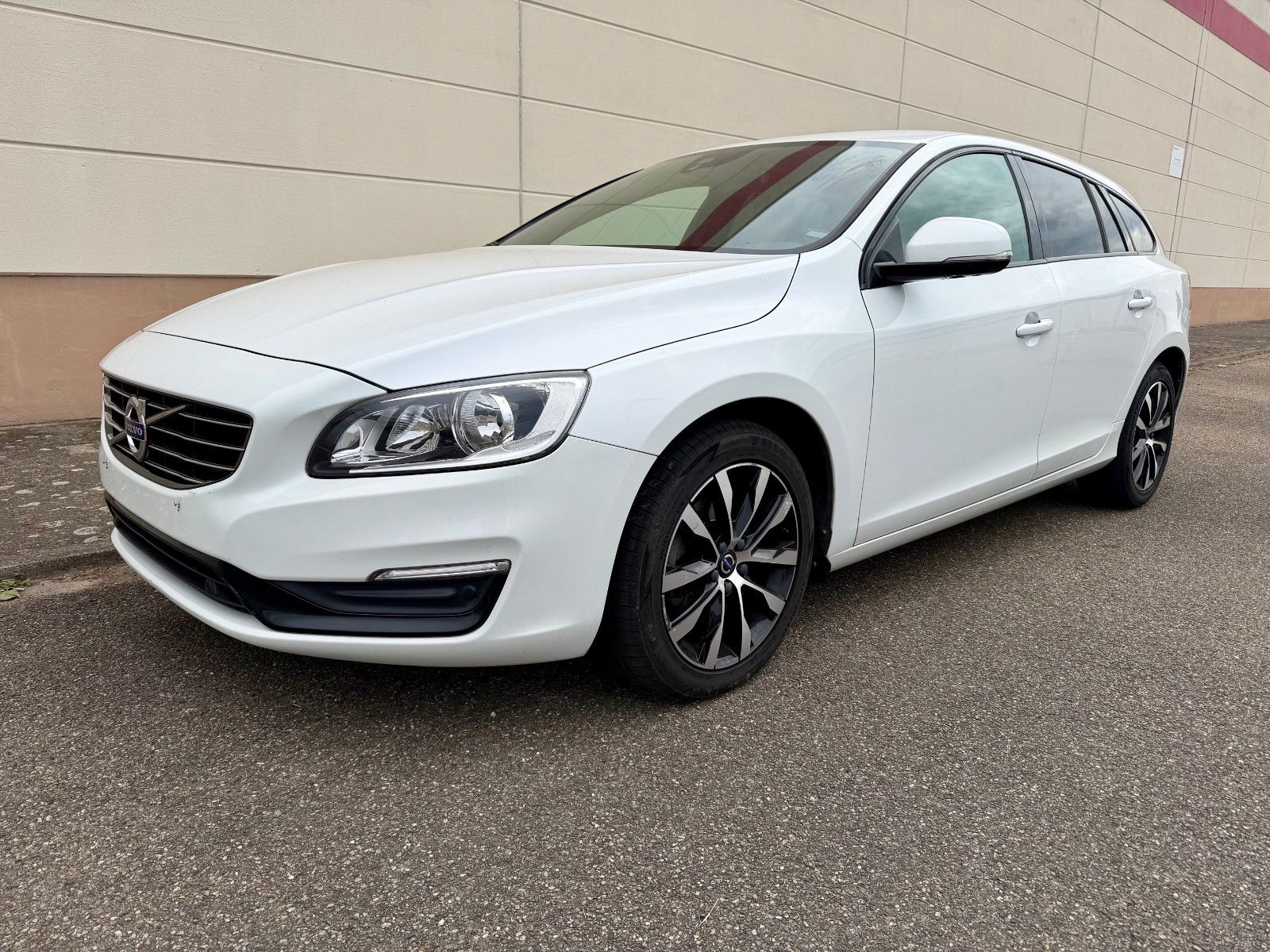 Volvo Volvo V60 D2 Automatik - LEDER + SHZ