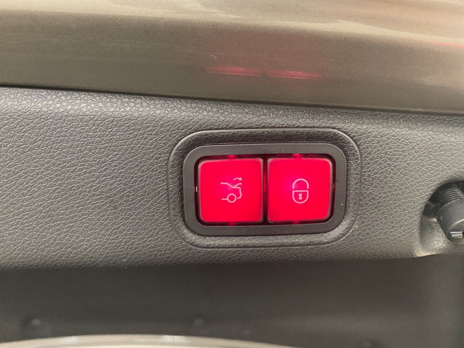 Fahrzeugabbildung Mercedes-Benz E 220 d AMG Distronic*360°*Standheizung*Memory*