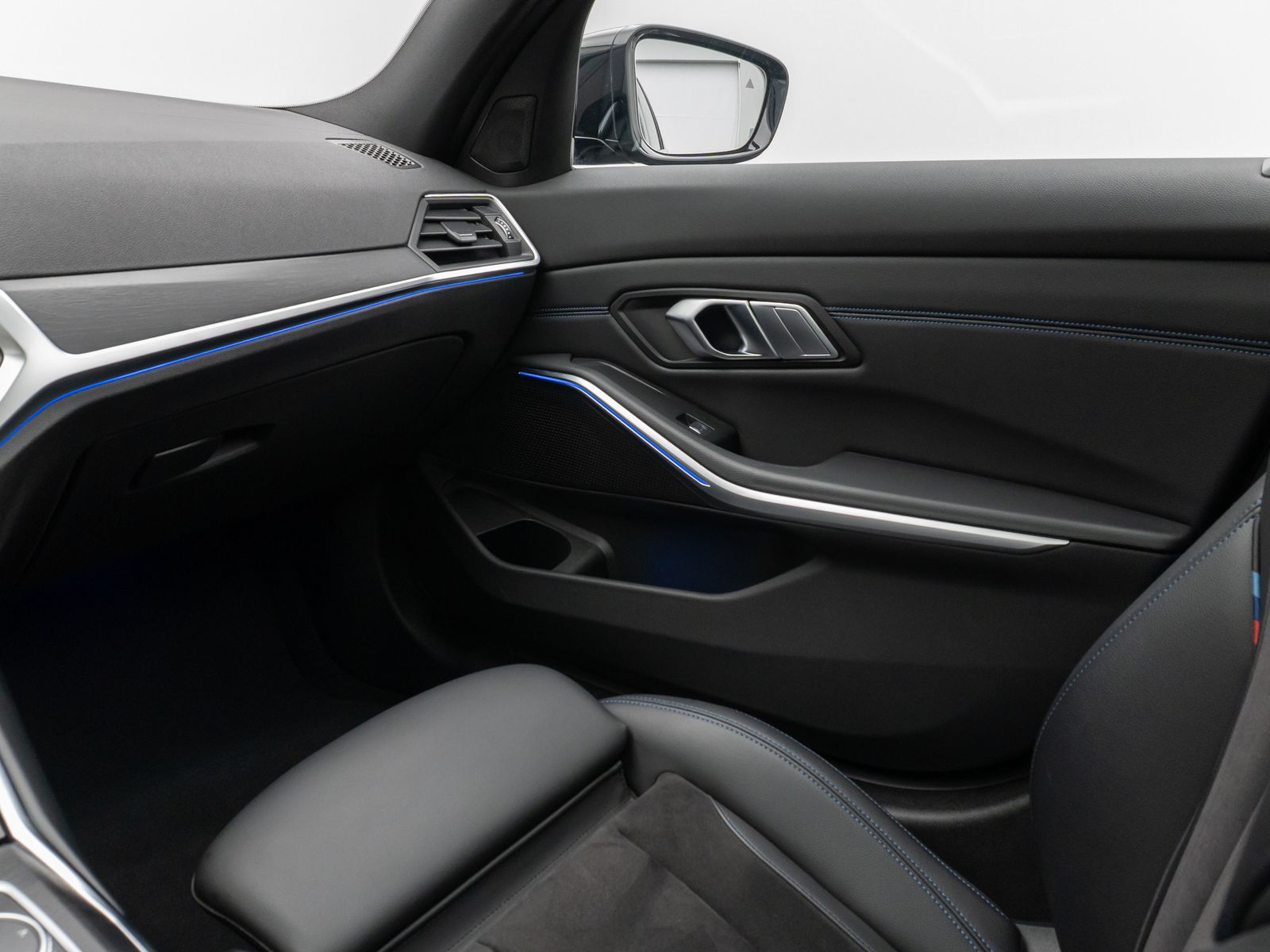 Fahrzeugabbildung BMW 320d xD M Sport Panorama Laser Kamera DAB HiFi