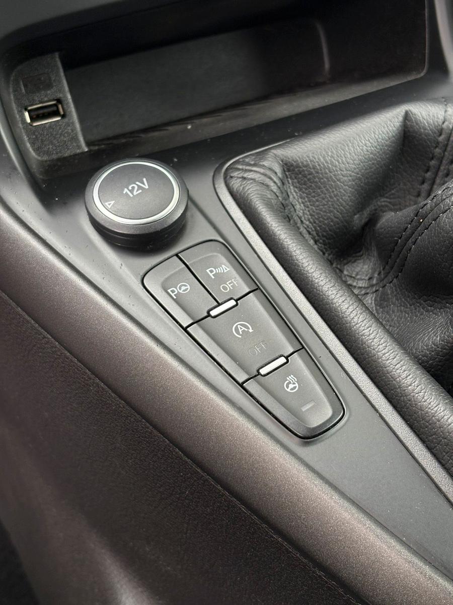 Ford Focus 2015 — photo 8