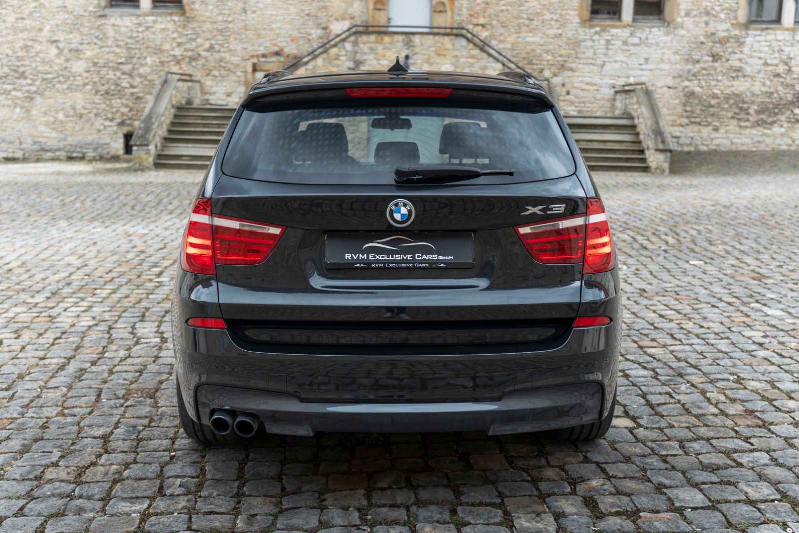 Fahrzeugabbildung BMW X3 xDrive35i M Sport HIFI KAM NAV SZH PANO M+S