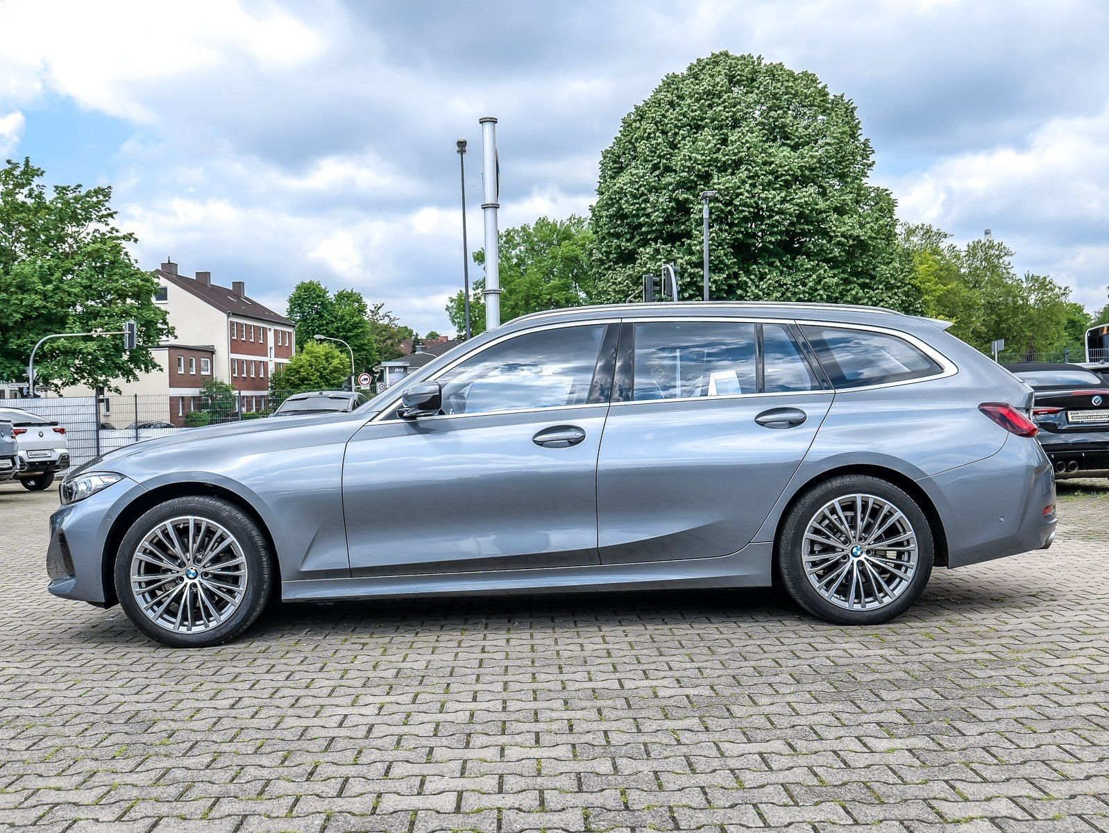 BMW 320i Touring AHK Navi Memory RFK DAB foto 9