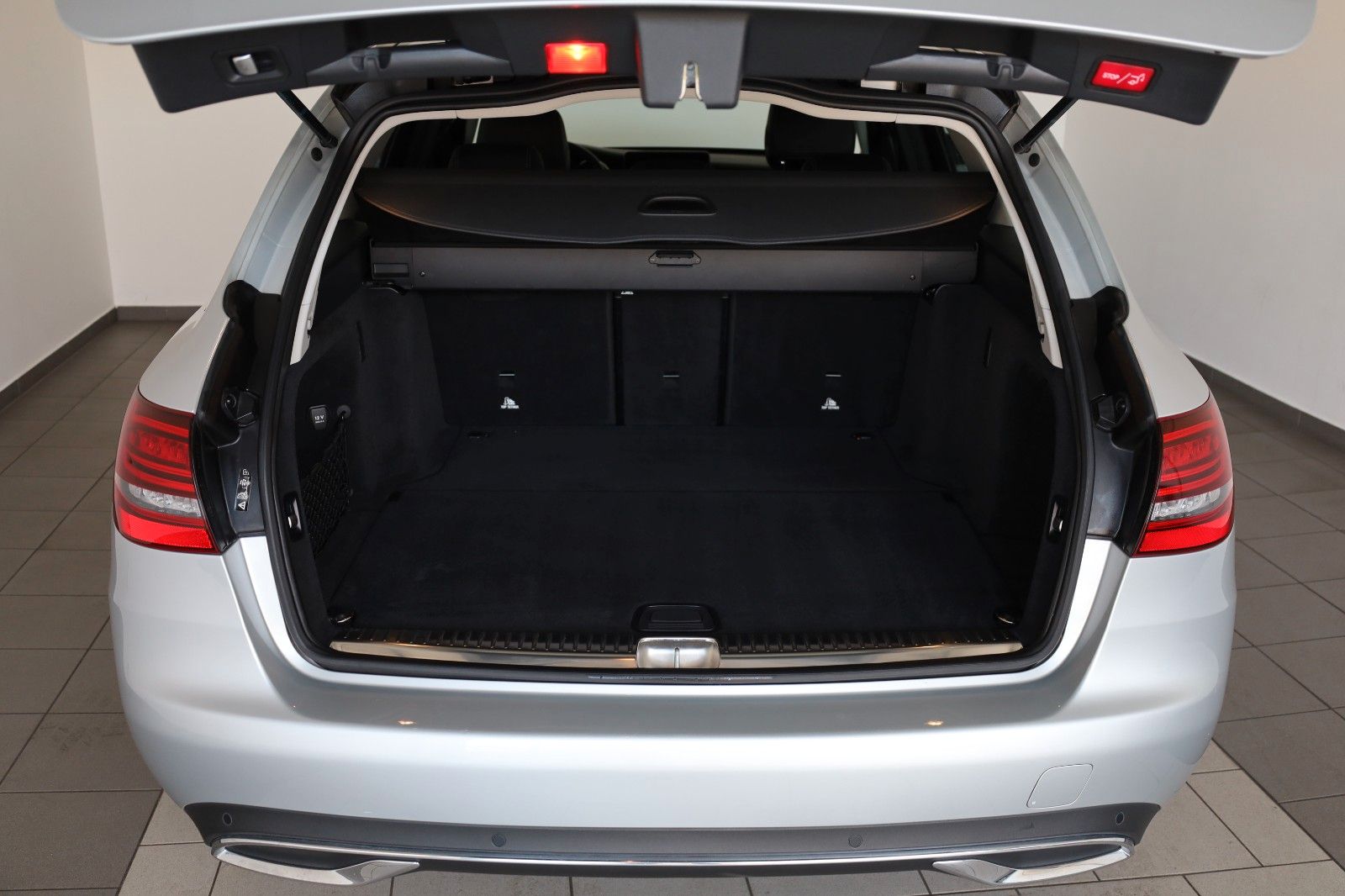 Fahrzeugabbildung Mercedes-Benz C 200d T T.Leder,Apple CarPlay,Kamera,SH,PDC,AHK