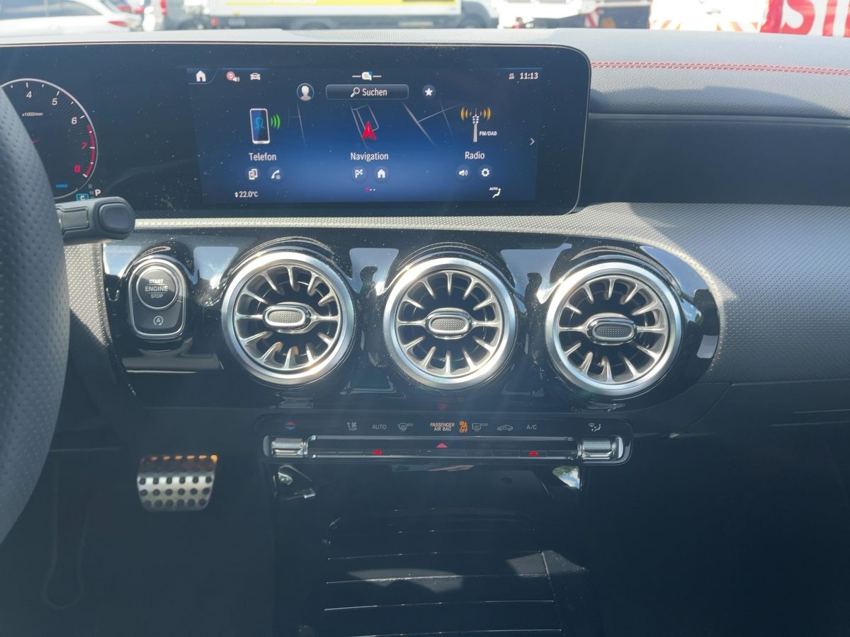 Fahrzeugabbildung Mercedes-Benz CLA 200 Coupe AMG/Night/360°/LED/AHK