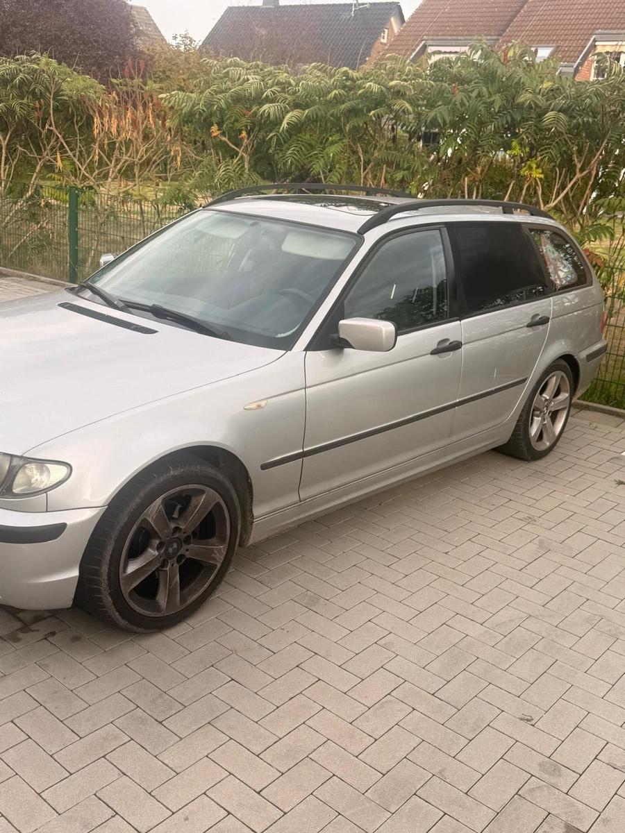 BMW 318, 2005