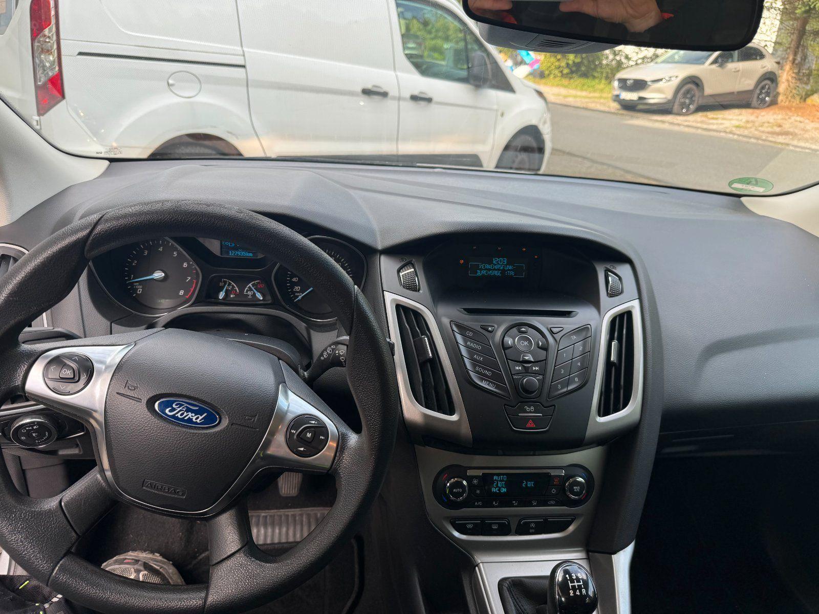 Ford Focus 2014 — фото 10