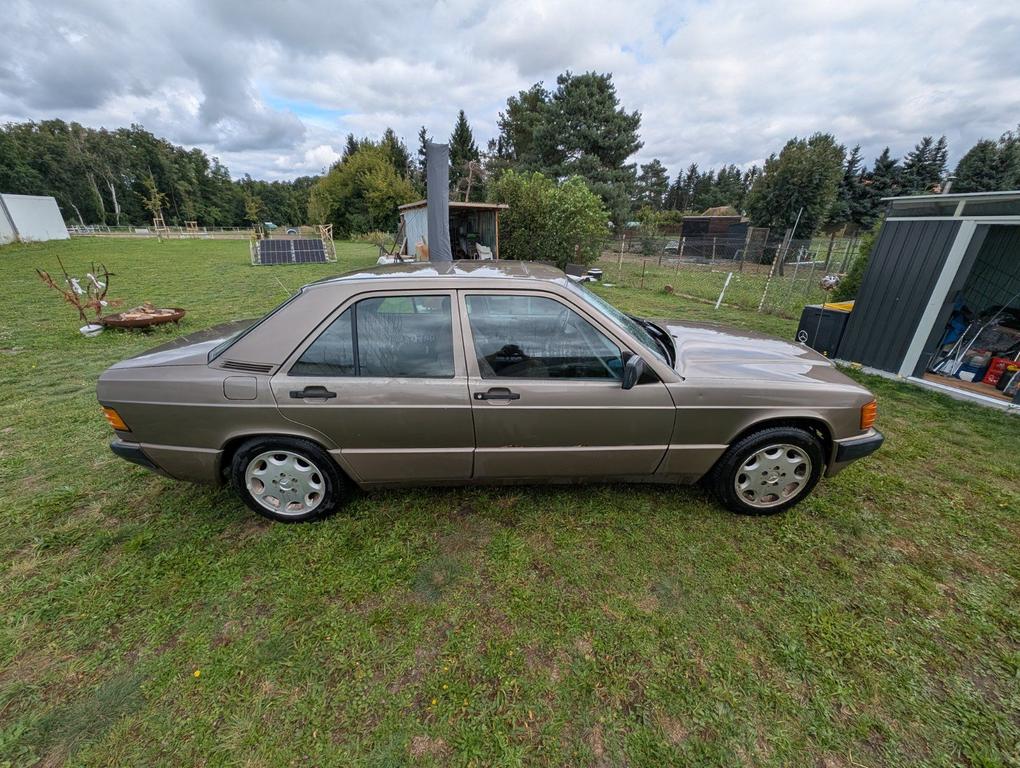 Mercedes-Benz 190