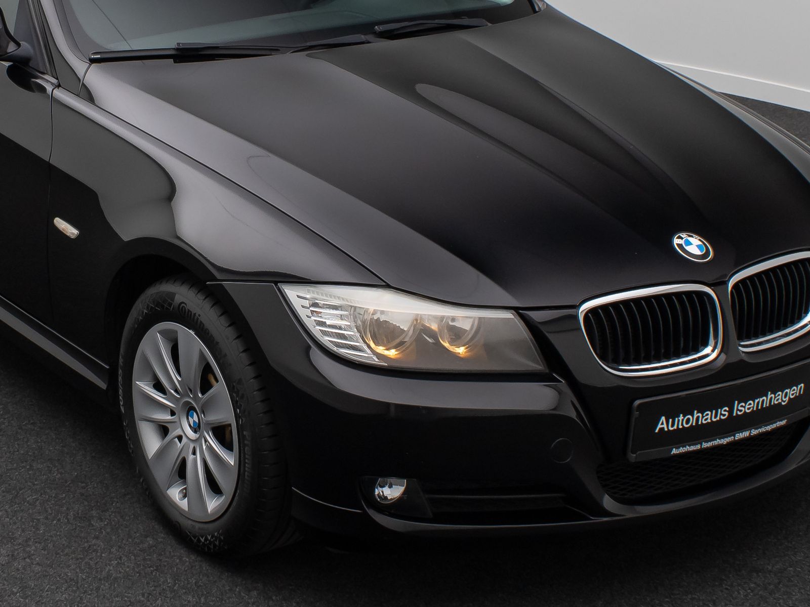 Fahrzeugabbildung BMW 318d GeschwindigReg KlimaAut PDC AHK Nebelschein