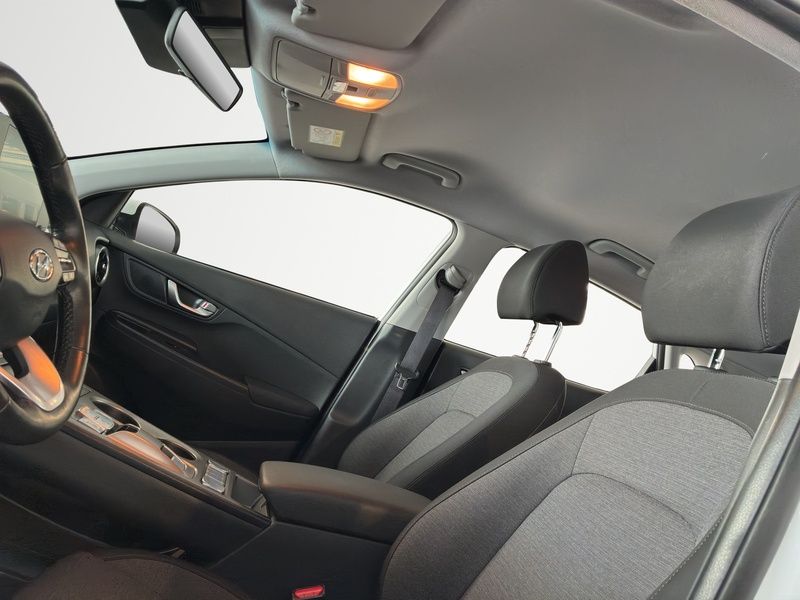 Fahrzeugabbildung Hyundai KONA EV SELECT KAMERA PDC ACC SITZHZG