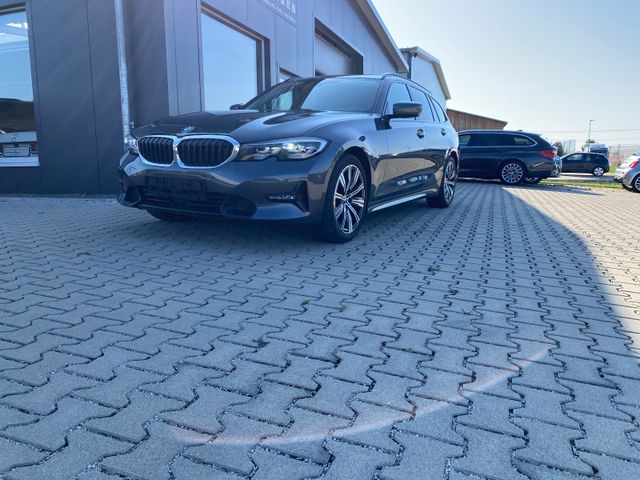 BMW 318 d Sport Line  AHK/Kamera/SPORT-Sitze