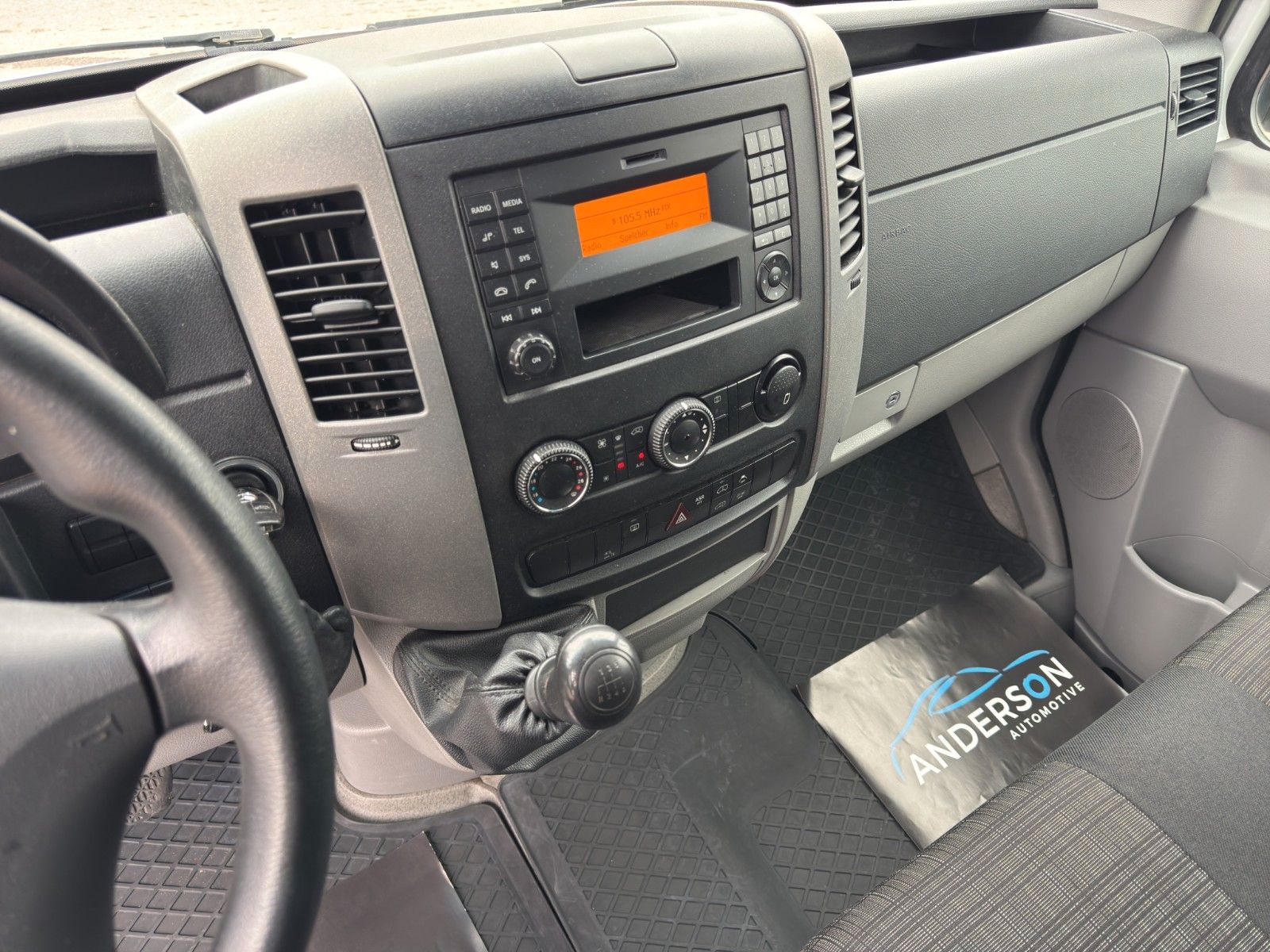 Fahrzeugabbildung Mercedes-Benz SPRINTER II KASTEN 216 CDI AHK