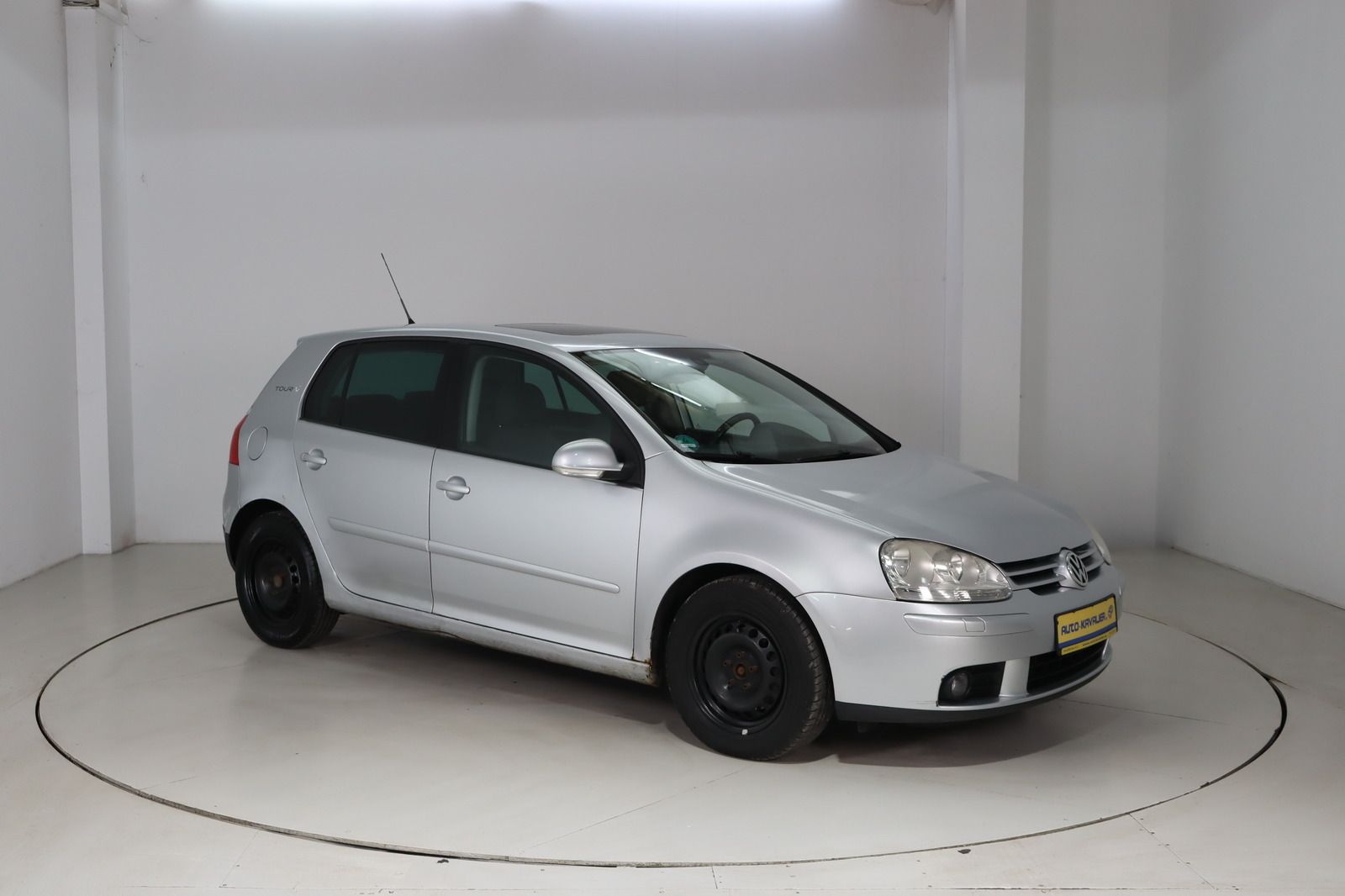 Fahrzeugabbildung Volkswagen Golf V 2.0 TDI DSG Tour HU 04.2028