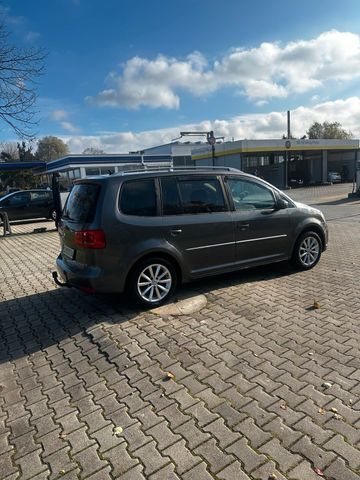 Volkswagen Touran 2000 140 PS