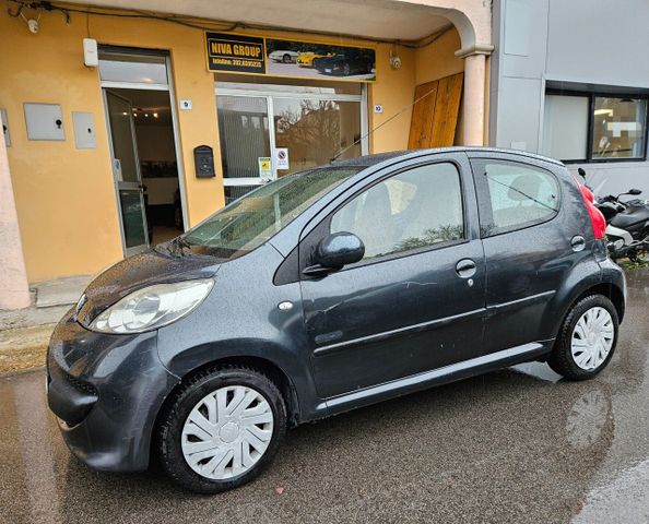 Peugeot 107 / Citroen C1 1.0 68CV 5p. Sweet Year