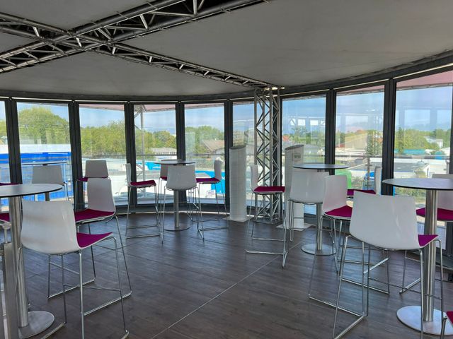 Fahrzeugabbildung Andere Einzigartiges Formel-1-Motorhome