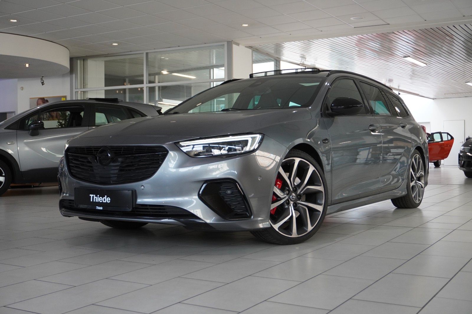 Fahrzeugabbildung Opel Insignia B ST 2.0D GSi 4X4 NAVI/LED/HUD/PANO/AHK