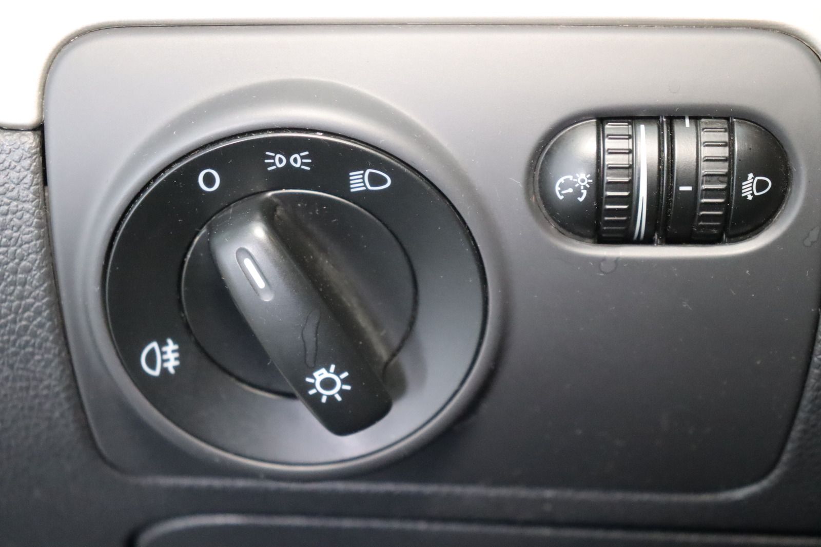 Fahrzeugabbildung Volkswagen Golf V 2.0 TDI DPF Sportline * AAC * Sitzhzg *