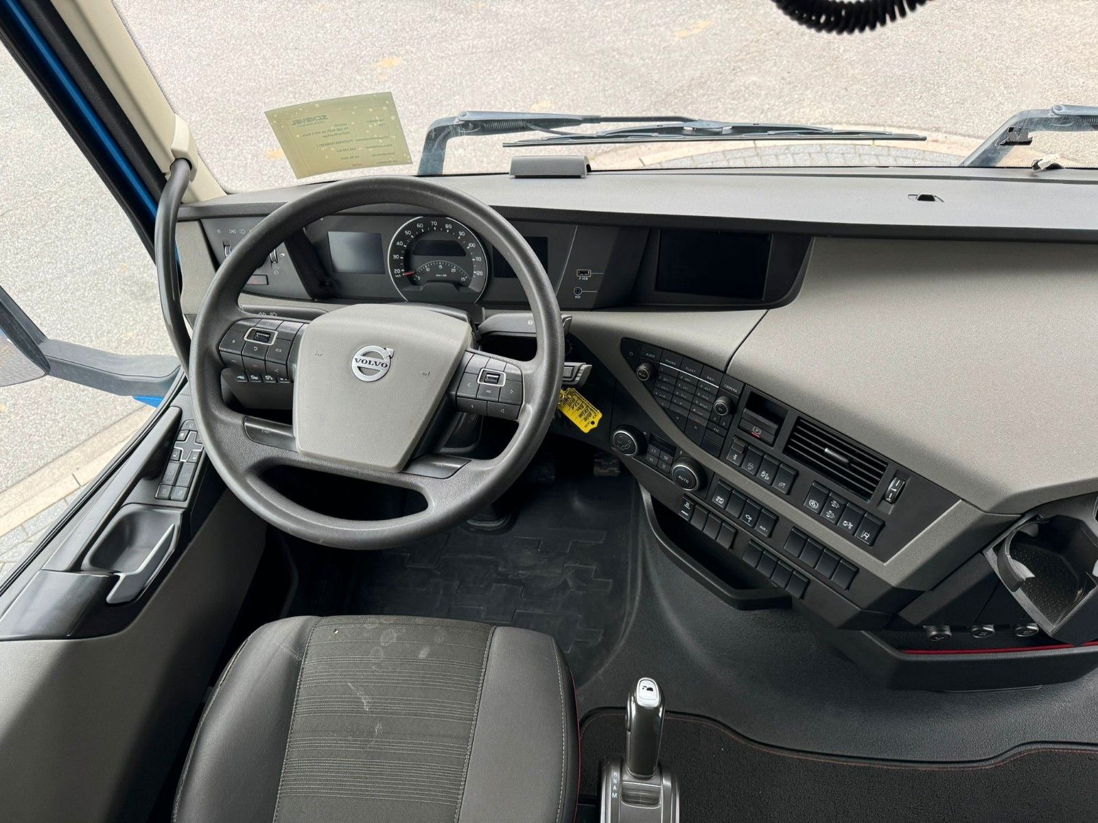 Fahrzeugabbildung Volvo FH 500 4x4H BL SA mit 2-Kreis-Hydraulik