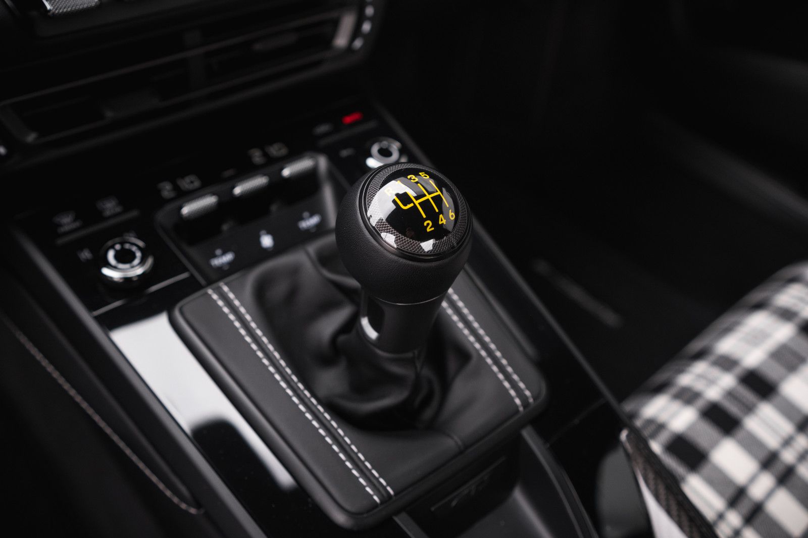 Fahrzeugabbildung Porsche 992/911GT3 Touring-Schalter-PCCB-Vollschale-Lift