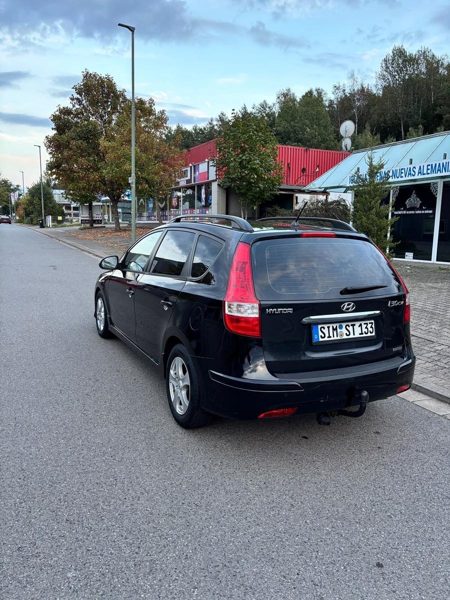 Hyundai i30 2011 — engine 90 HP (66kW)