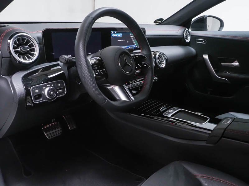 Fahrzeugabbildung Mercedes-Benz CLA 200 AMG Premium*Pano*360*Night*Totwinke*LED*