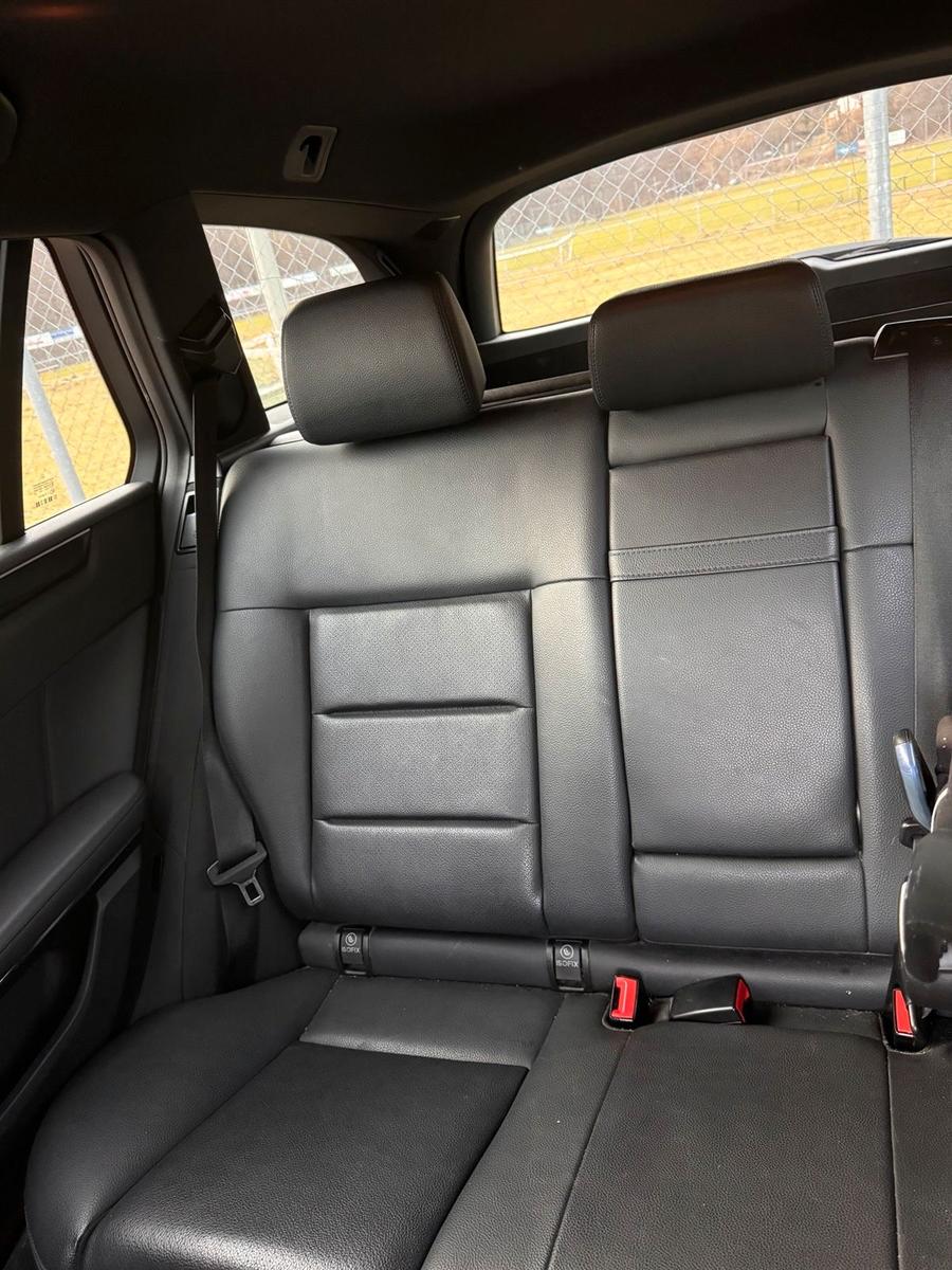 Mercedes-Benz 220 2010 — photo 12