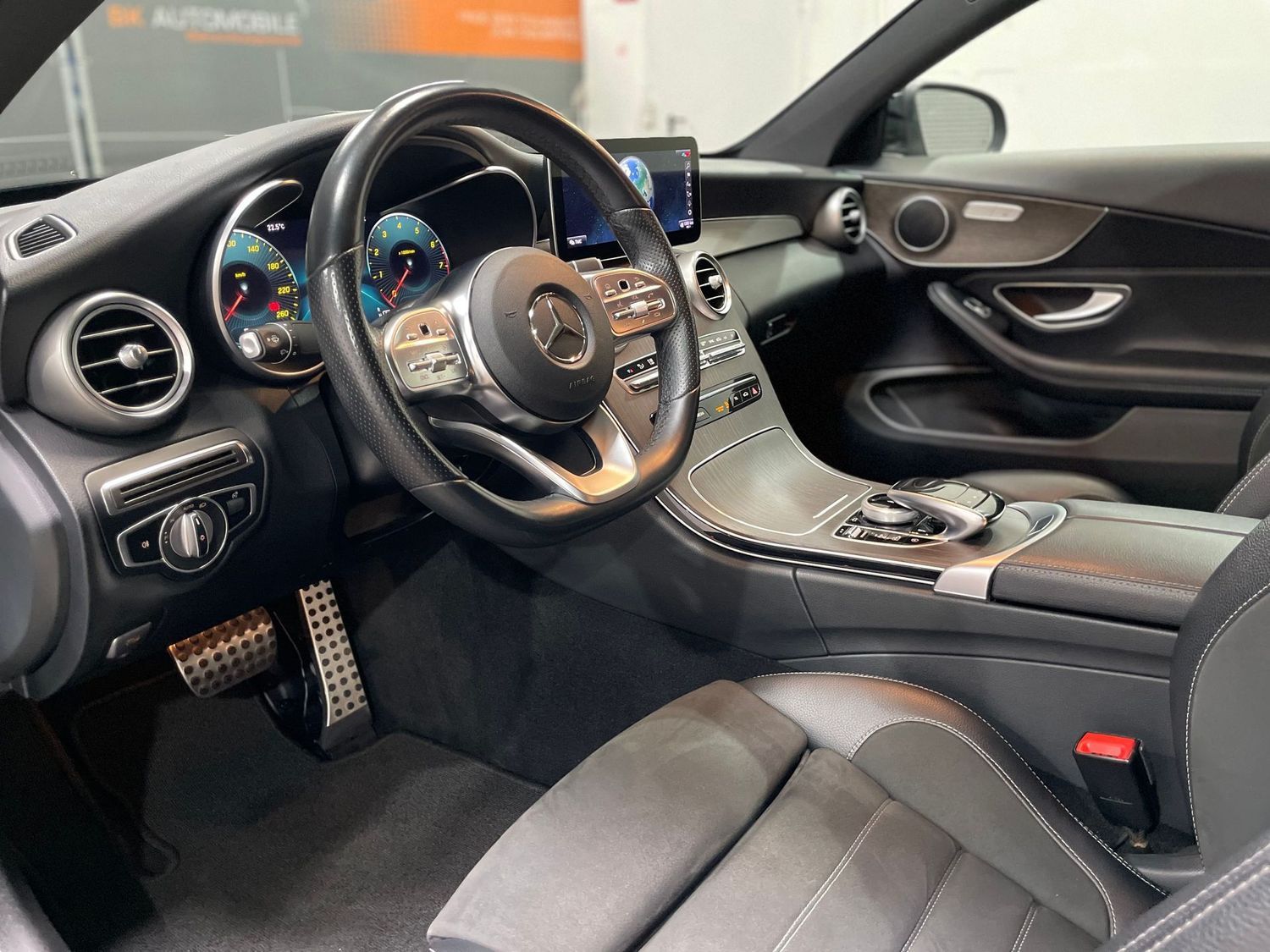 Fahrzeugabbildung Mercedes-Benz C 200 4Matic AMG Sport#Digital#LED#360°#Pano