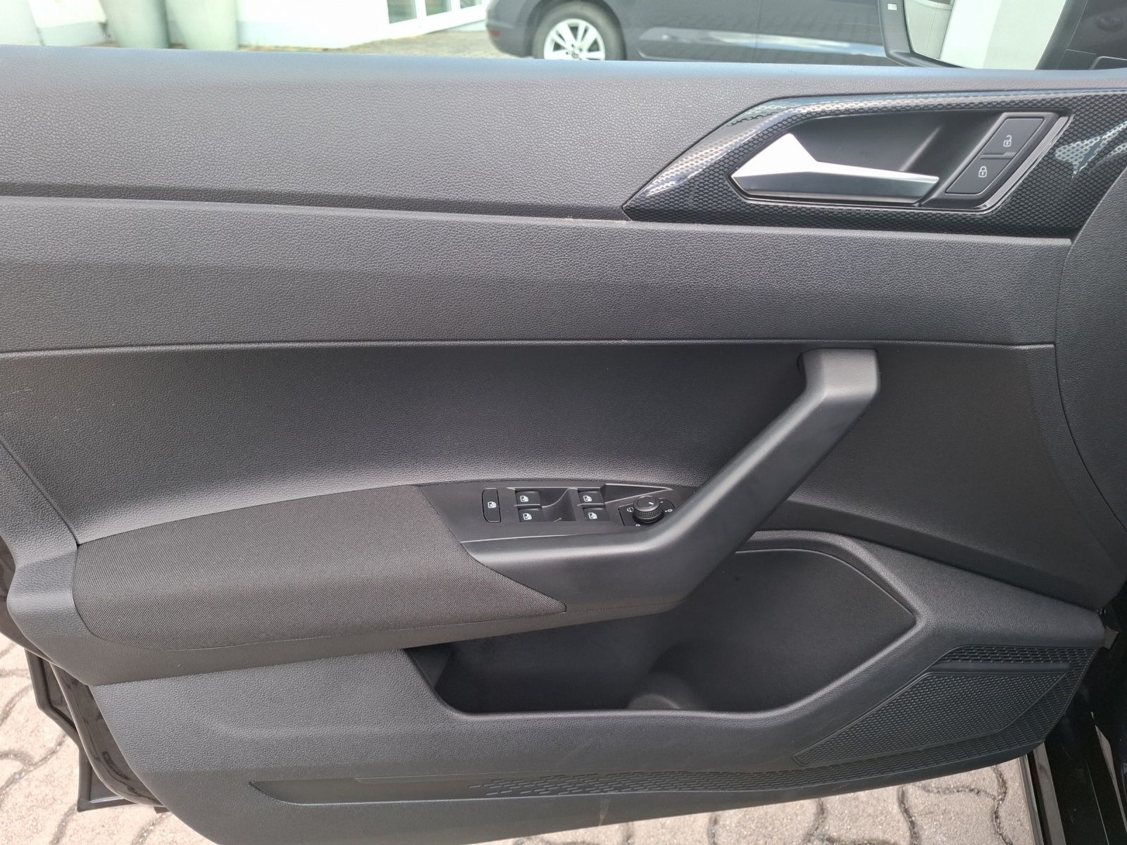 Fahrzeugabbildung Volkswagen Polo TSI Life DSG LED AID ACC Park-Assist SH
