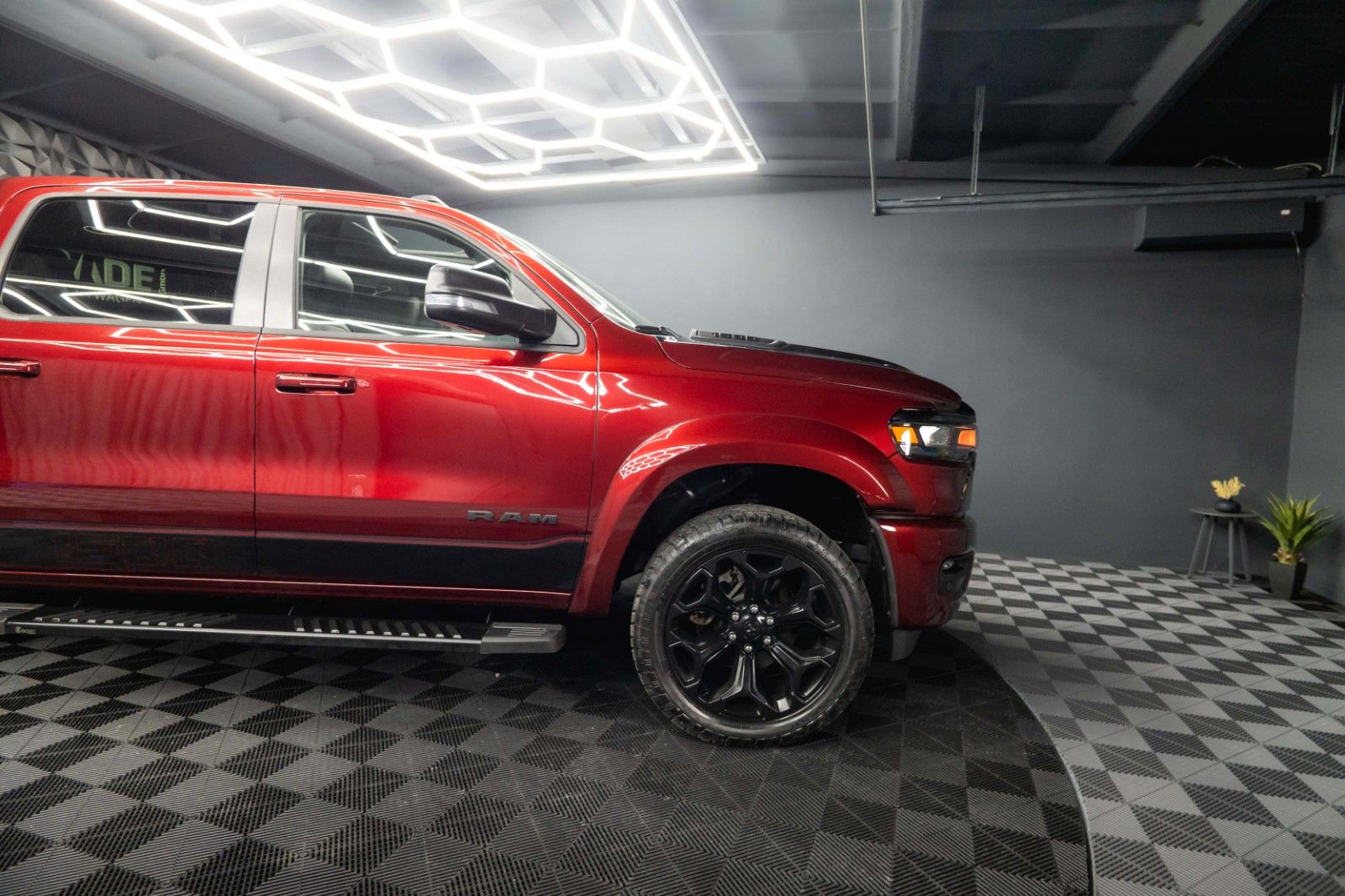 Fahrzeugabbildung Dodge RAM 5.7 V8 HEMI 4x4 LIMITED NightEdition Offroad
