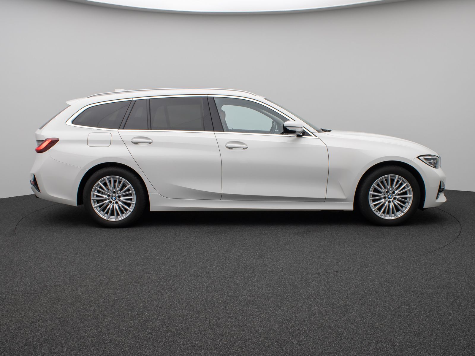 Fahrzeugabbildung BMW 320d  Luxury Line DAB HiFi PDC LED Alarm Sport